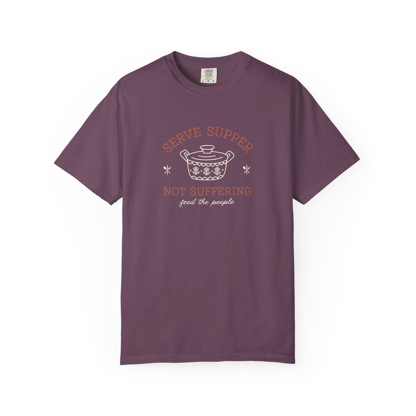 Berry t-shirt with vintage pyrex illustrated graphic and dark orange and white text "serve supper not suffering; feed the people"